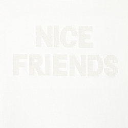 تيشيرت أبيض بأكمام طويلة...